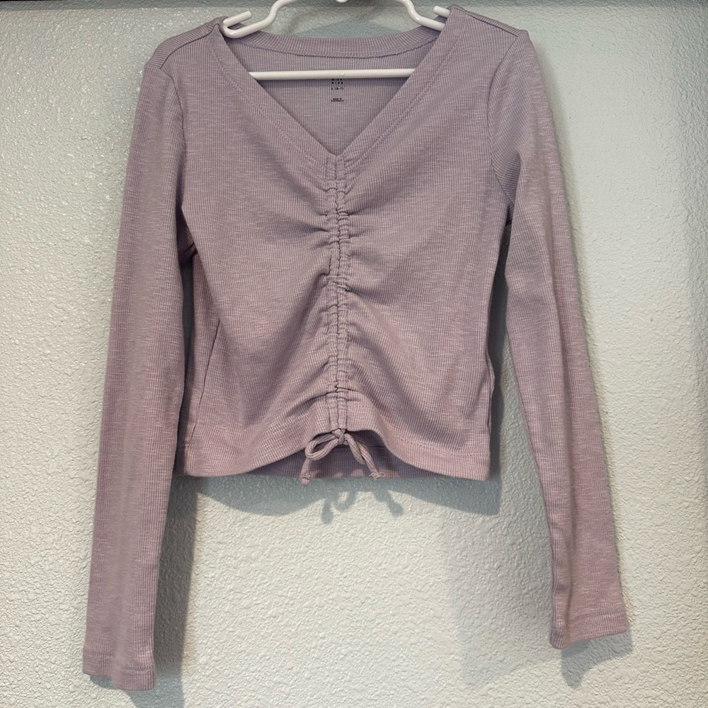 GAP Lavender Ruched V-Neck Long Sleeve Top - Kids Small (6-7)